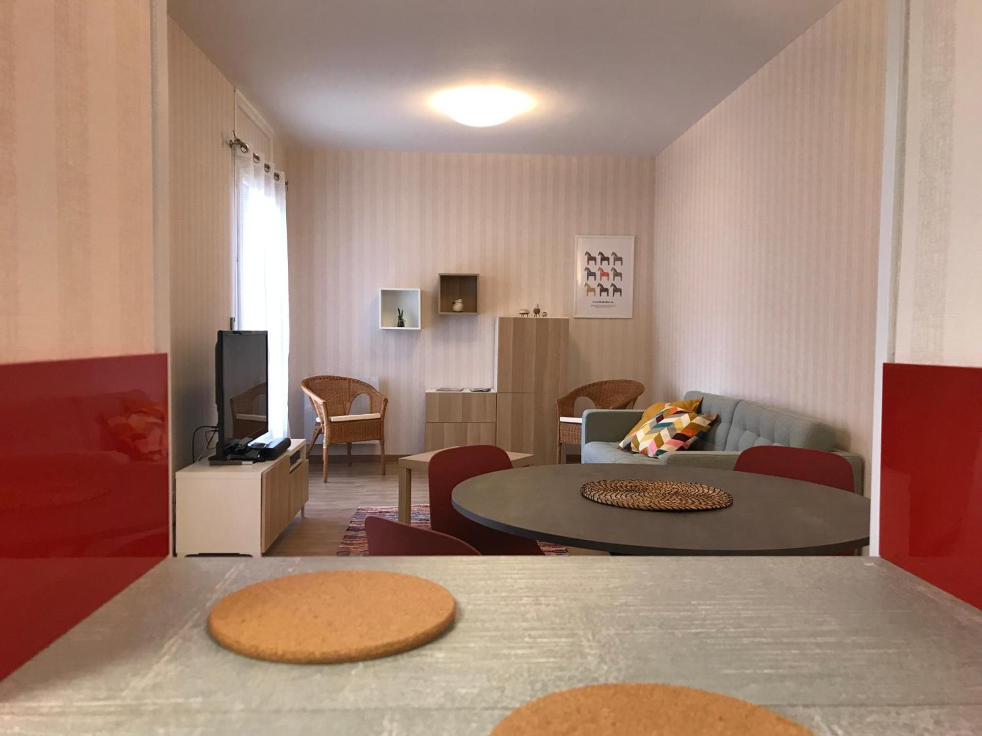 Le Mombrun - Parking Prive - Hypercentre - Patio Interieur Apartman Vichy Kültér fotó